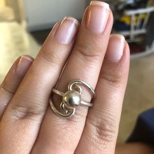 Silver design ring sz 7.5